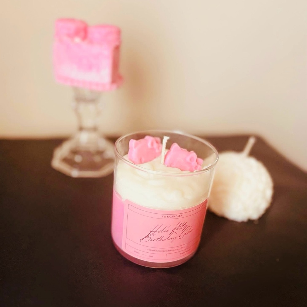 Hello Kitty Birthday Cake 12oz Soy Candle